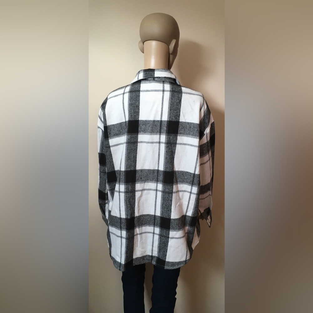 SHEIN - Picture 3 of 3